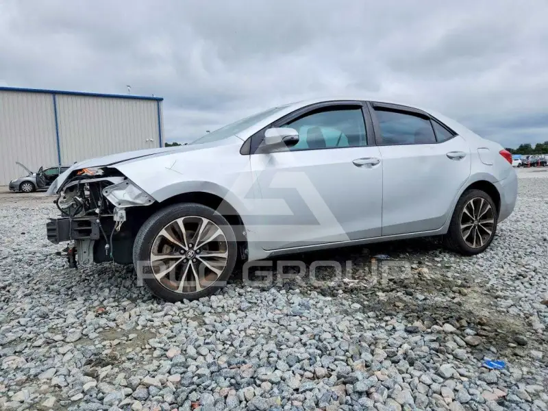 2017 Toyota COROLLA фото