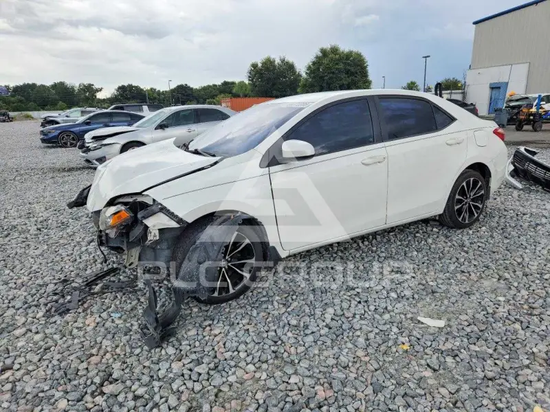 2017 Toyota COROLLA фото