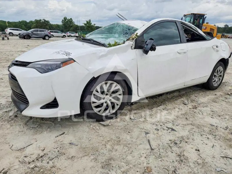 2017 Toyota COROLLA фото