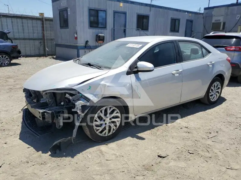 2017 Toyota COROLLA фото