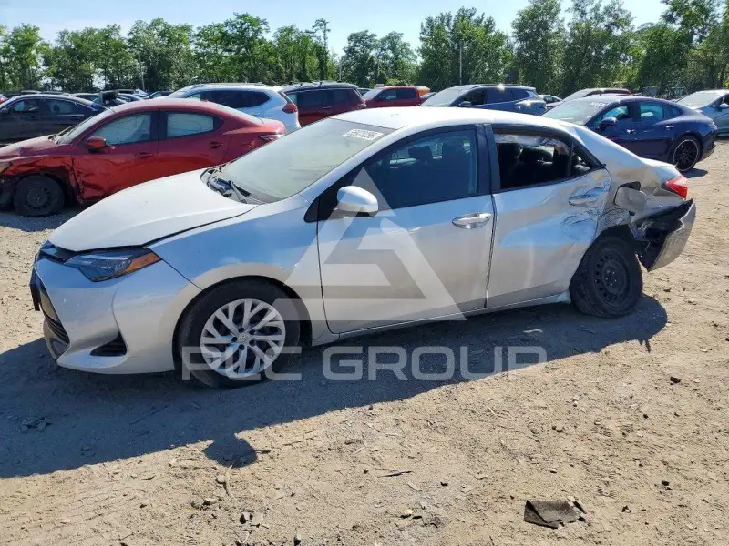 2017 Toyota COROLLA фото