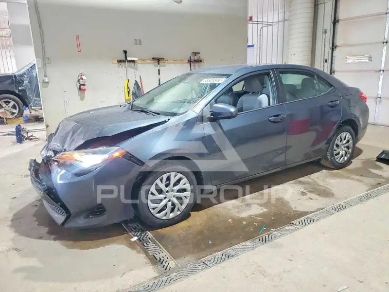 2017 Toyota COROLLA фото