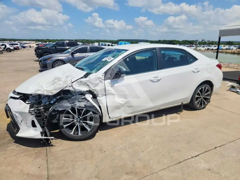 2017 Toyota COROLLA фото