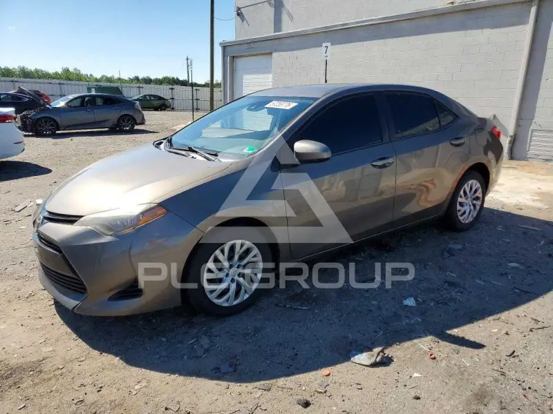 2017 Toyota COROLLA фото