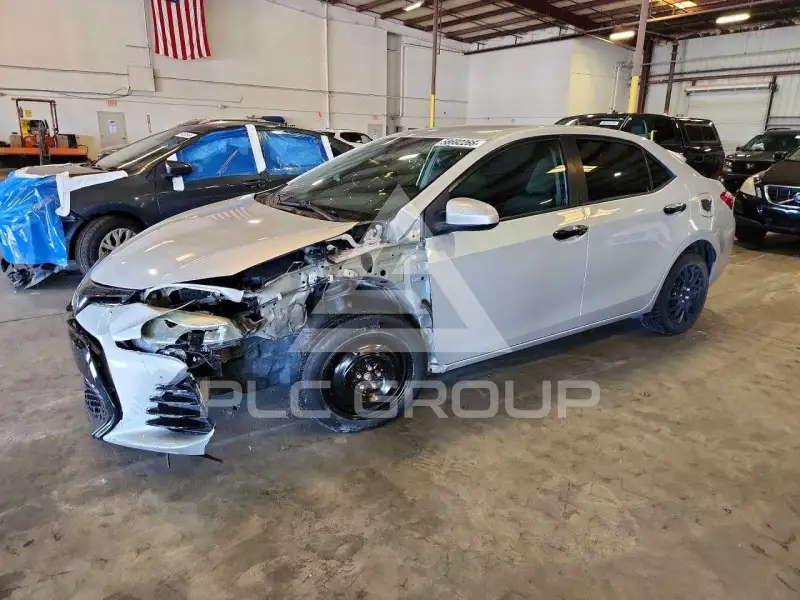 2017 Toyota COROLLA фото