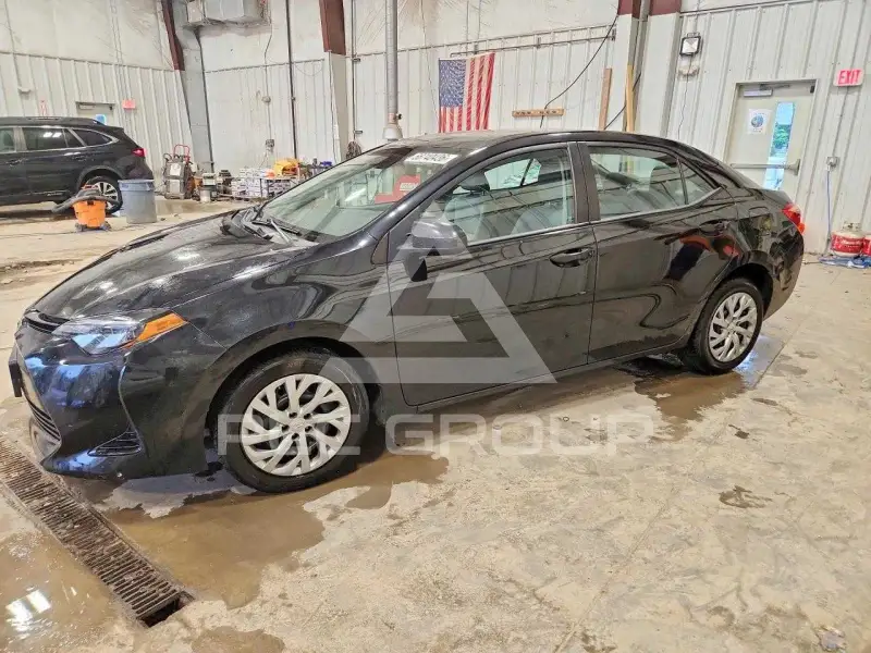 2017 Toyota COROLLA фото