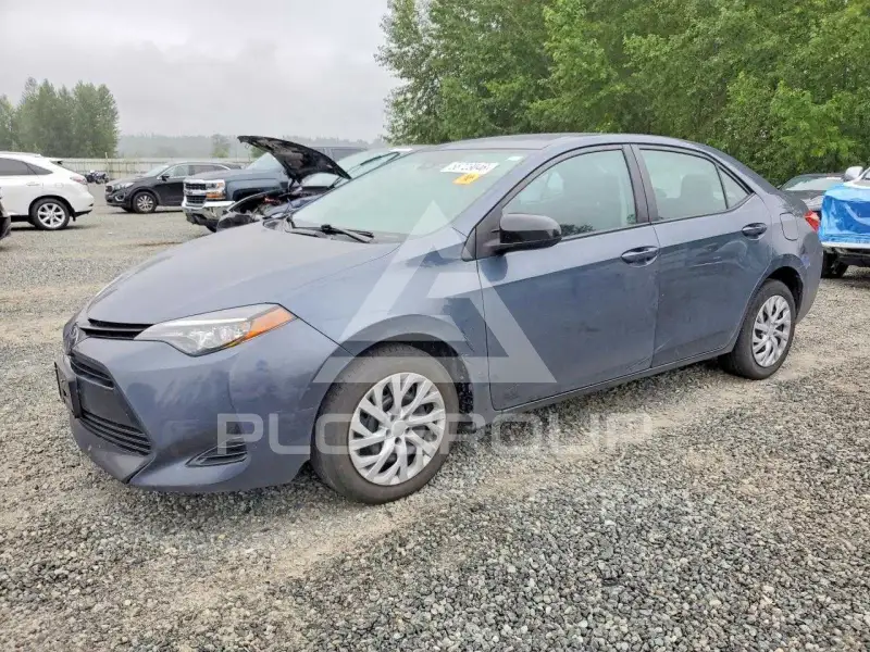 2017 Toyota COROLLA фото