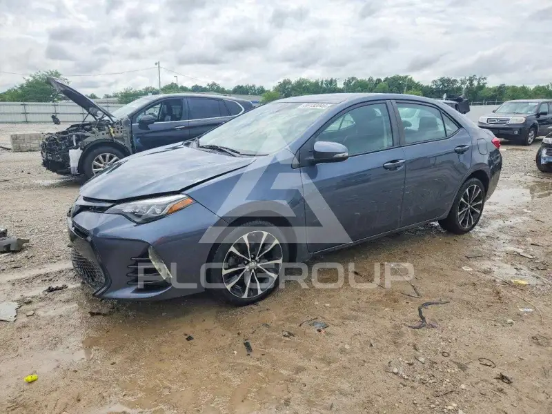 2017 Toyota COROLLA фото