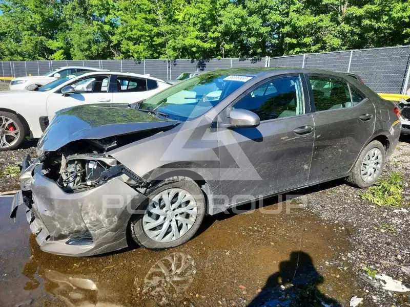 2017 Toyota COROLLA фото