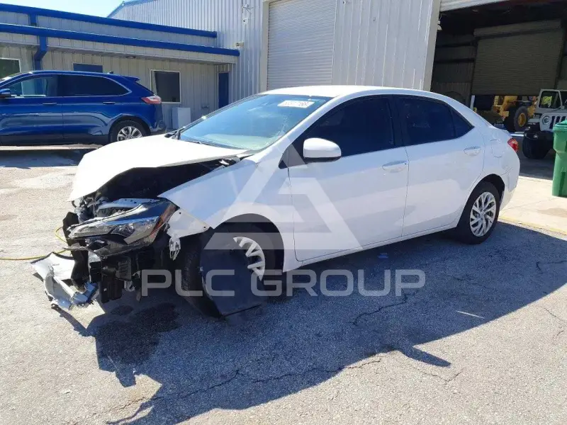 2017 Toyota COROLLA фото