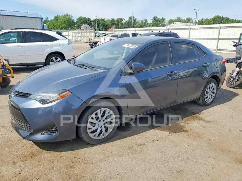 2017 Toyota COROLLA фото