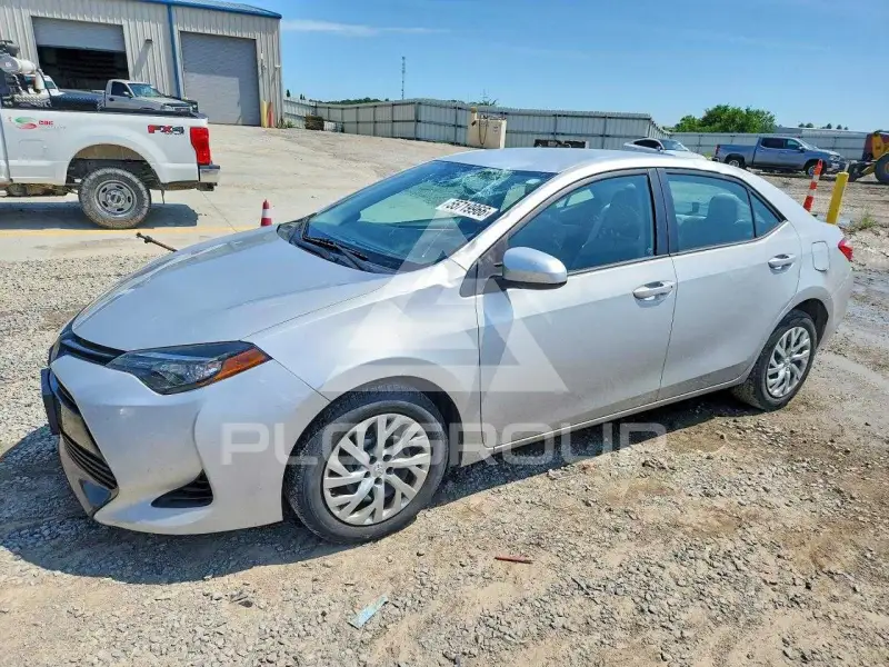 2017 Toyota COROLLA фото