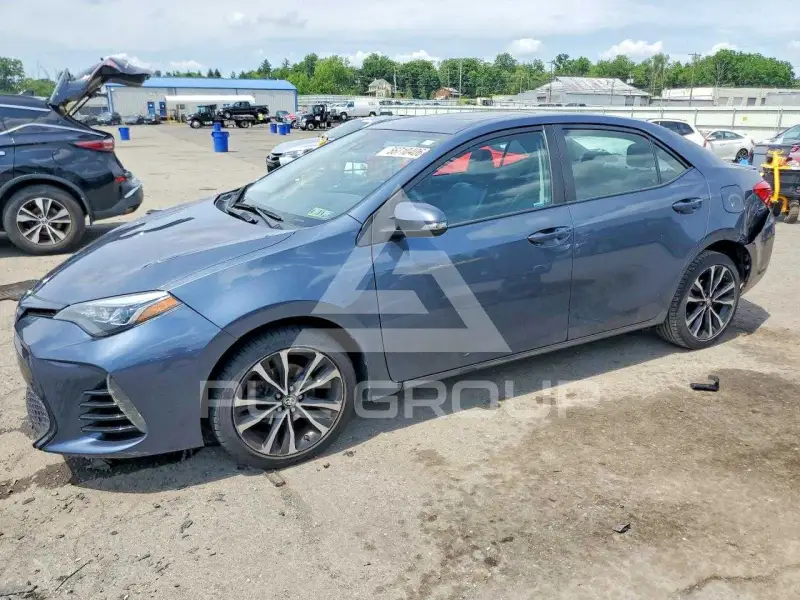 2017 Toyota COROLLA фото