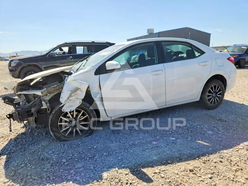 2017 Toyota COROLLA фото