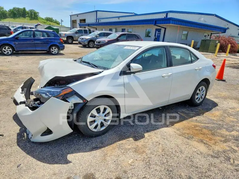 2017 Toyota COROLLA фото