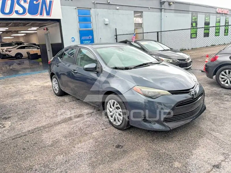 2017 Toyota COROLLA фото