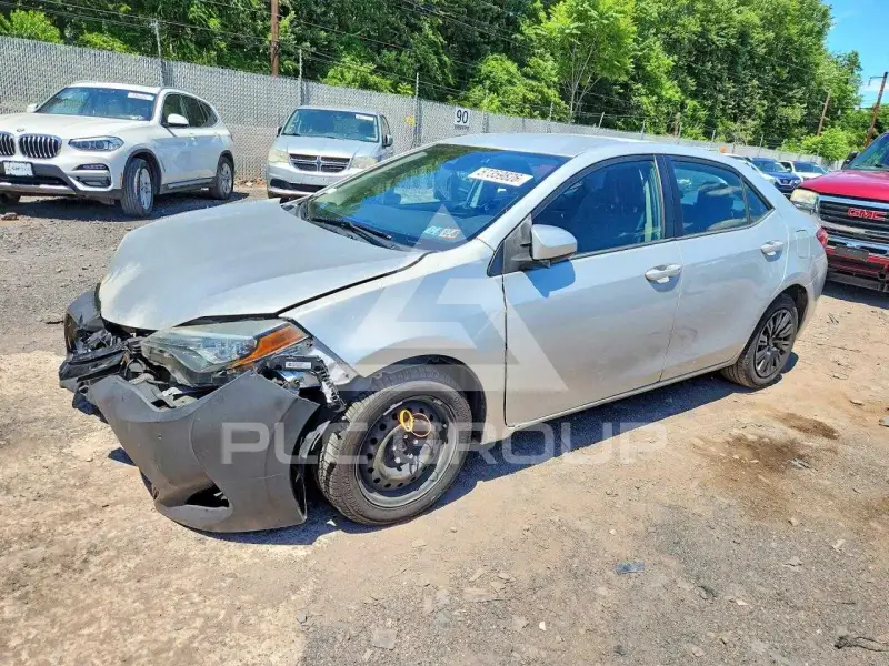 2017 Toyota COROLLA фото
