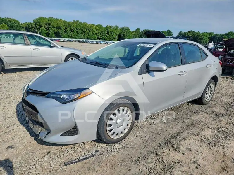 2017 Toyota COROLLA фото