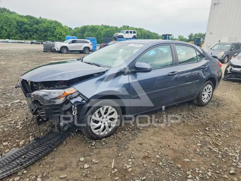 2017 Toyota COROLLA фото