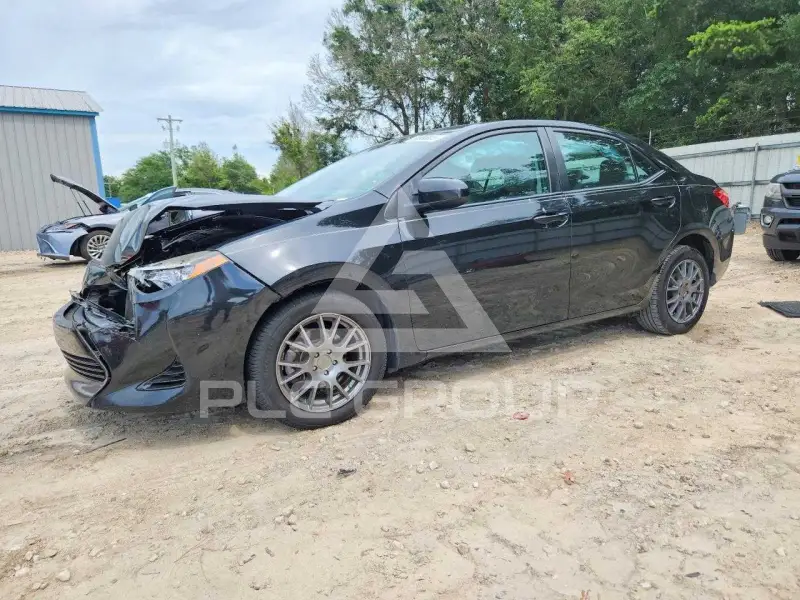 2017 Toyota COROLLA фото