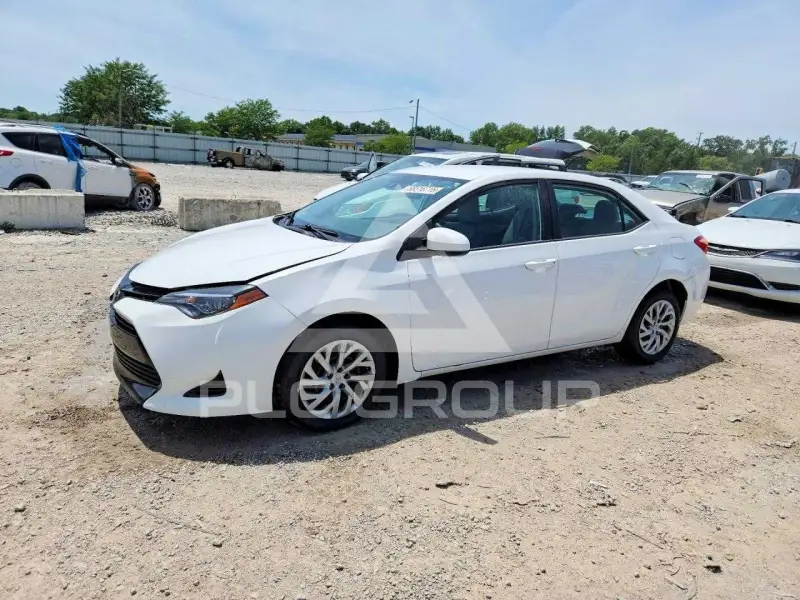2017 Toyota COROLLA фото