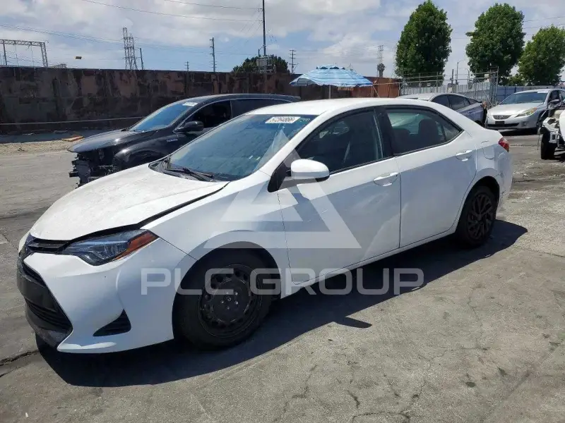 2017 Toyota COROLLA фото