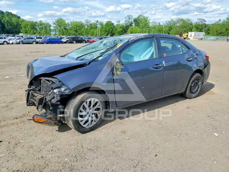 2017 Toyota COROLLA фото