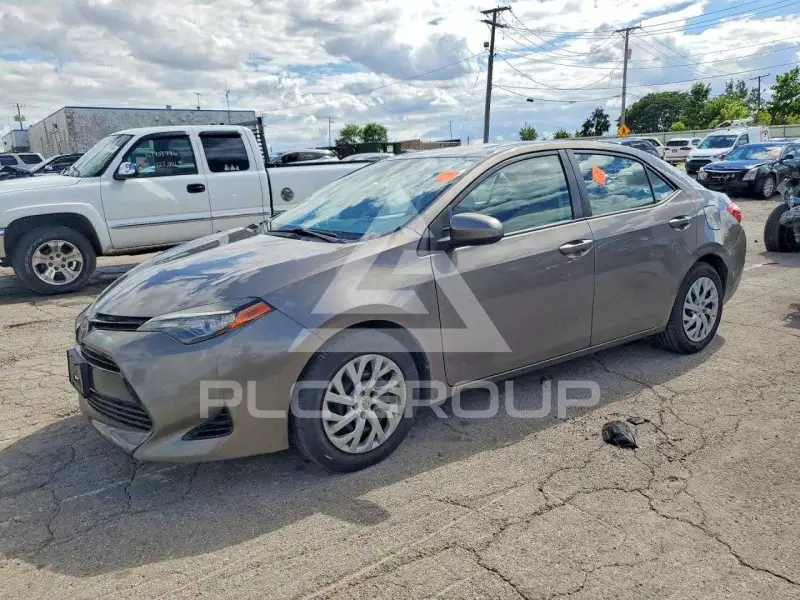 2017 Toyota COROLLA фото