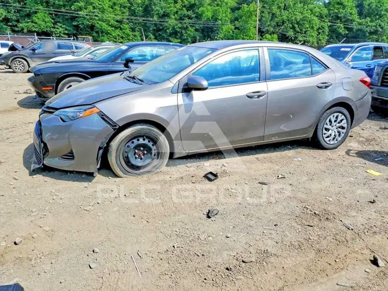 2017 Toyota COROLLA фото