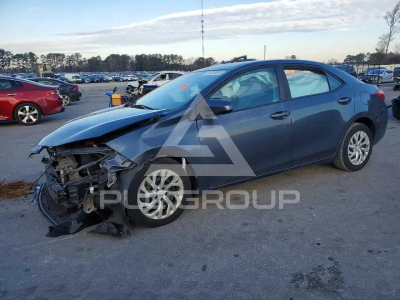 2017 Toyota COROLLA фото
