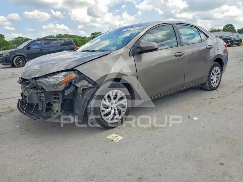 2017 Toyota COROLLA фото