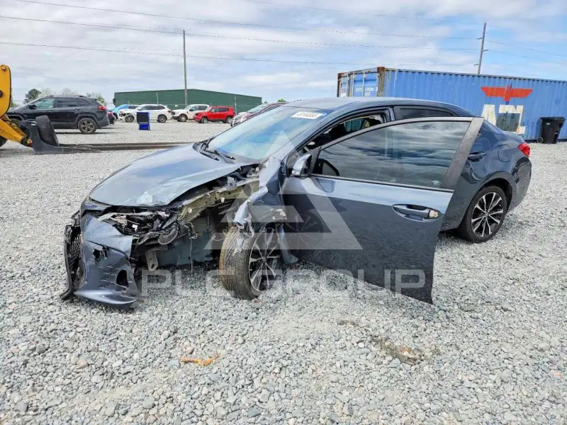 2017 Toyota COROLLA фото
