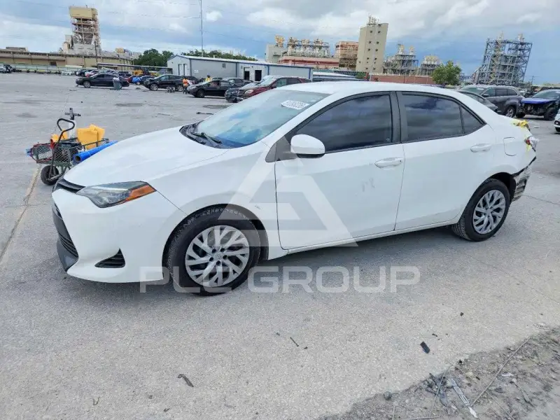 2017 Toyota COROLLA фото