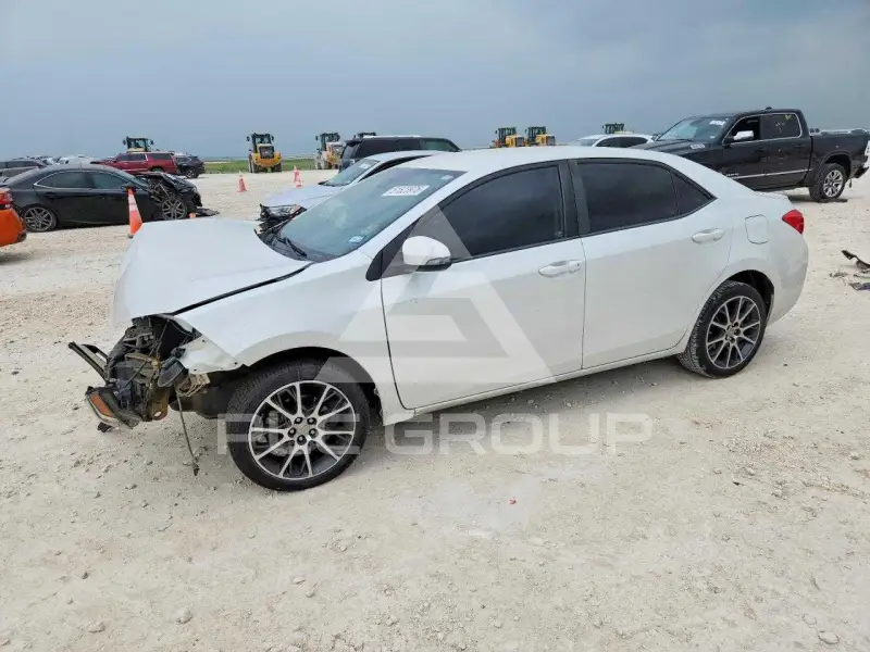 2017 Toyota COROLLA фото