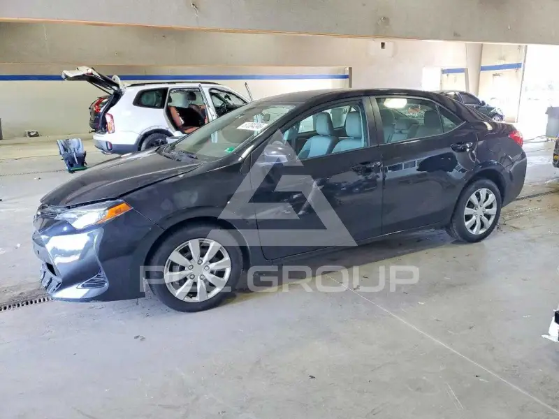2017 Toyota COROLLA фото