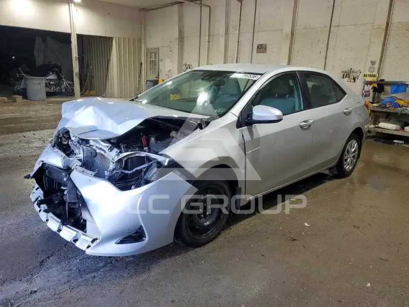 2017 Toyota COROLLA фото