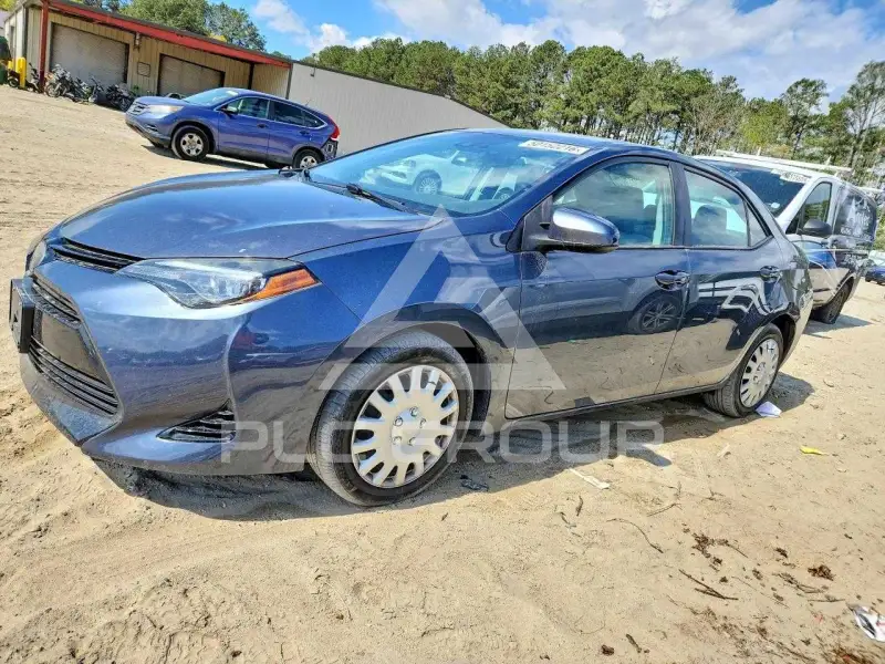 2017 Toyota COROLLA фото