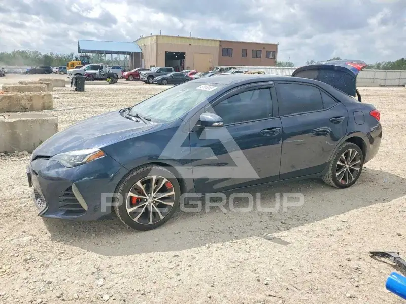 2017 Toyota COROLLA фото