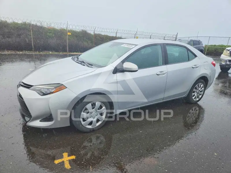 2017 Toyota COROLLA фото