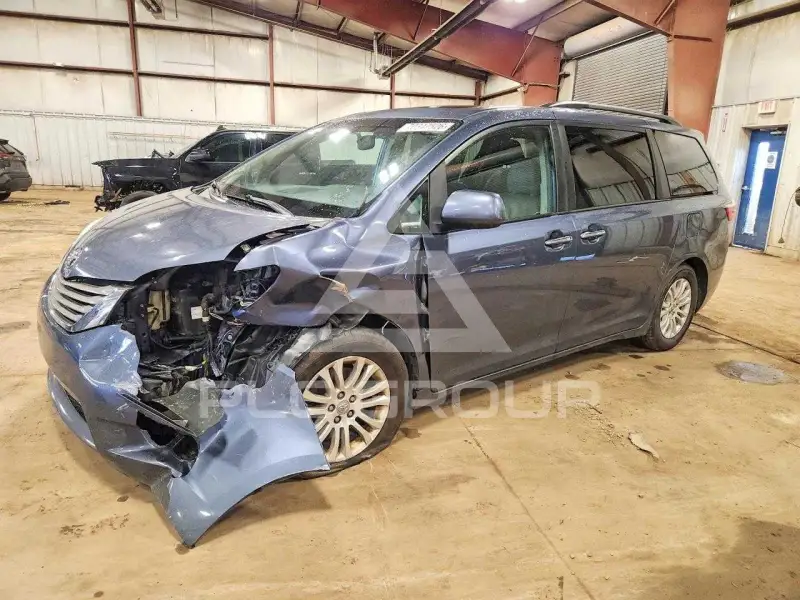 2017 Toyota SIENNA фото