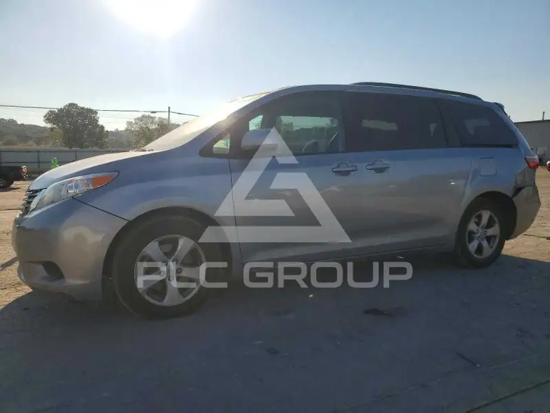 2017 Toyota SIENNA фото