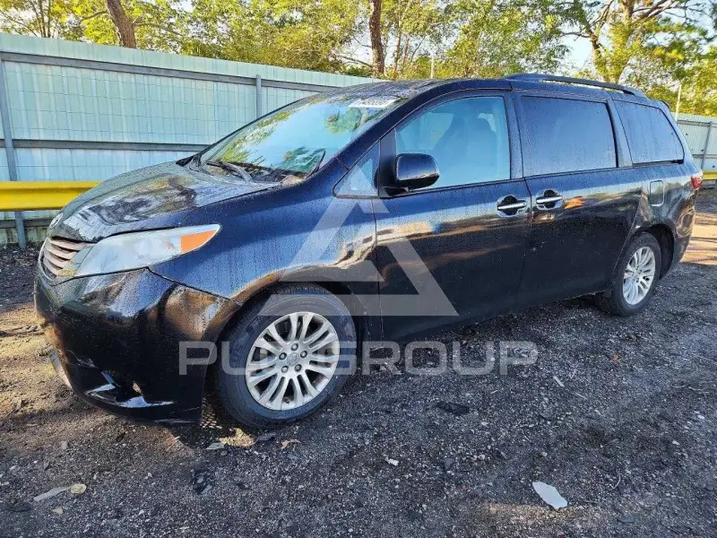 2017 Toyota SIENNA фото