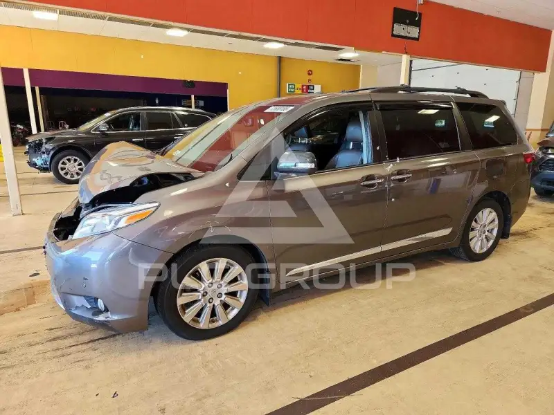 2017 Toyota SIENNA фото
