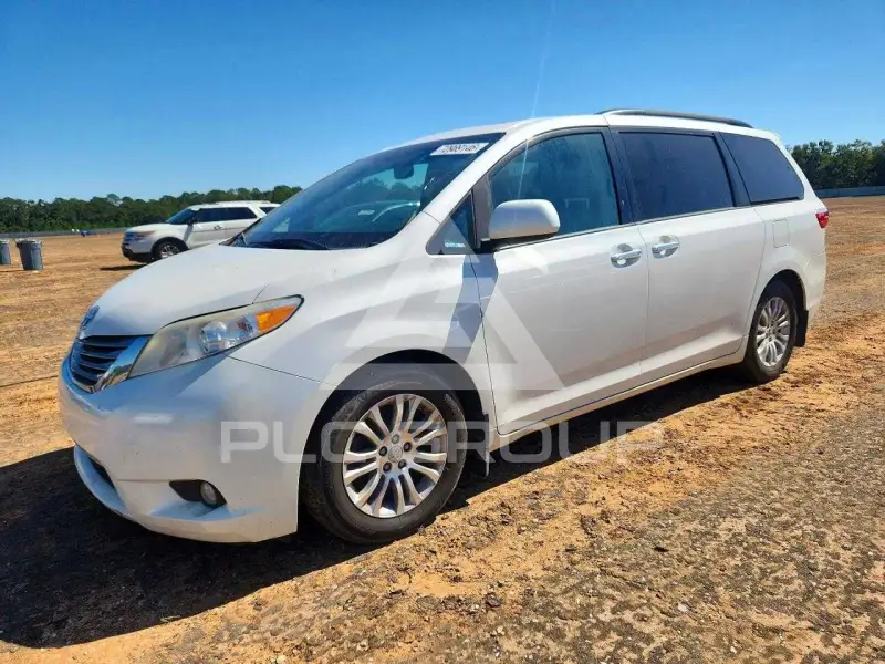 2017 Toyota SIENNA фото