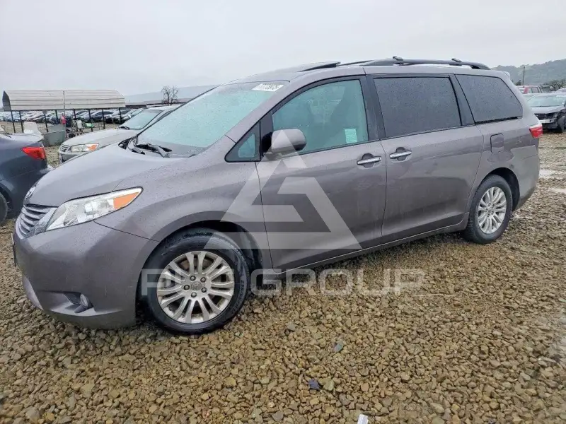 2017 Toyota SIENNA фото