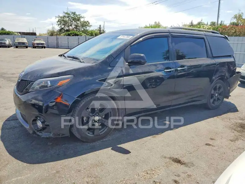 2017 Toyota SIENNA photo