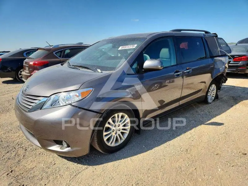 2017 Toyota SIENNA photo