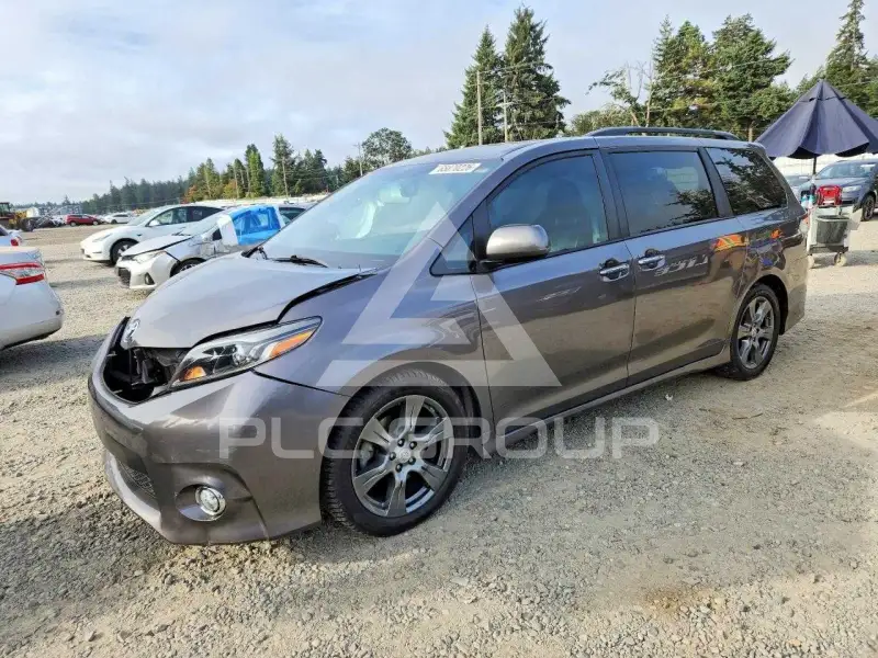 2017 Toyota SIENNA фото
