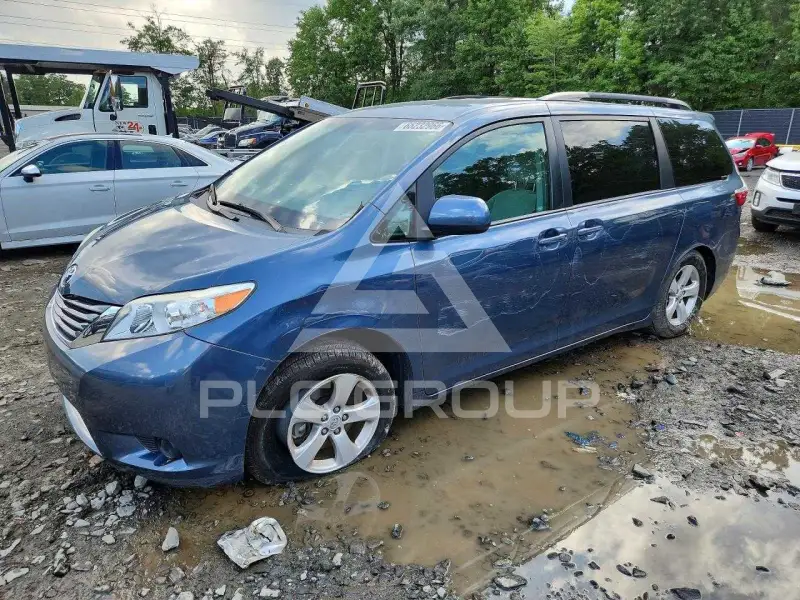 2017 Toyota SIENNA photo