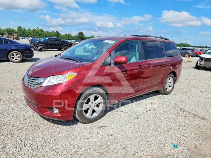 2017 Toyota SIENNA photo